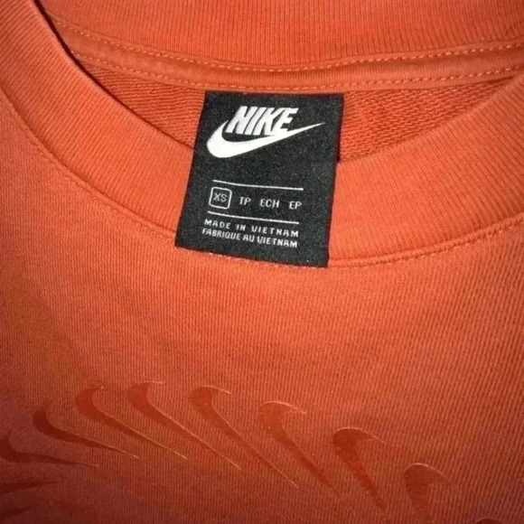 Nike Women’s Sienna/Healing Orange Crewneck  SIZE XS (Fits up to a Large!) - Picture 7 of 9